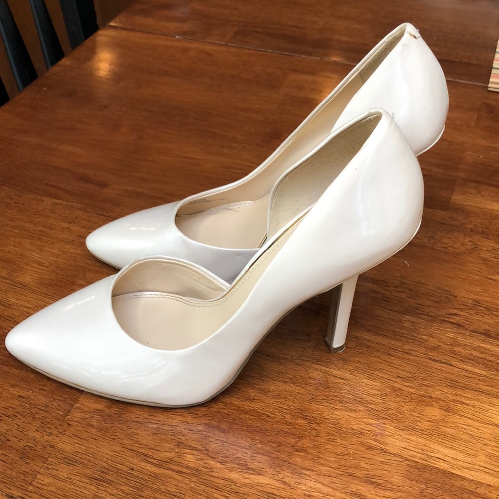 2 1/2 inch nude heels
